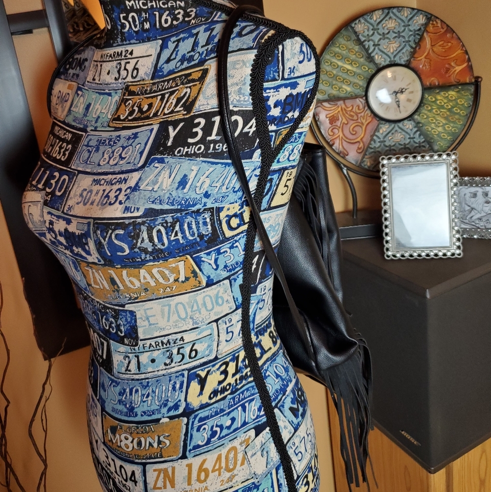 VICTORIA'S SECRET BLACK FRINGE BACKPACK STYLE BAG! - Picture 3 of 13